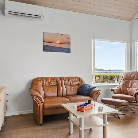 Two-bedroom In Bjert Binderup Strand